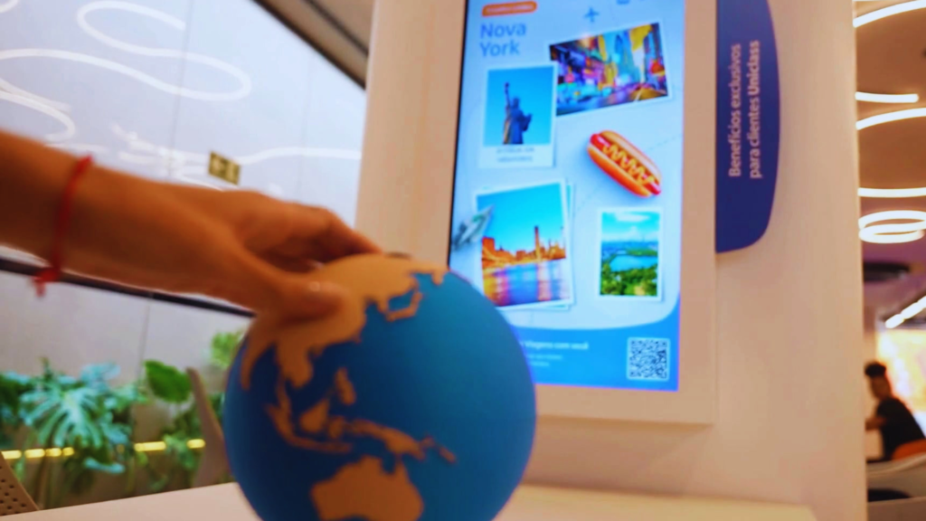 co-creation in retail with interactive digital screen and customer participation in store