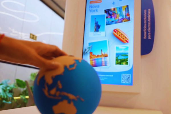 co-creation in retail with interactive digital screen and customer participation in store